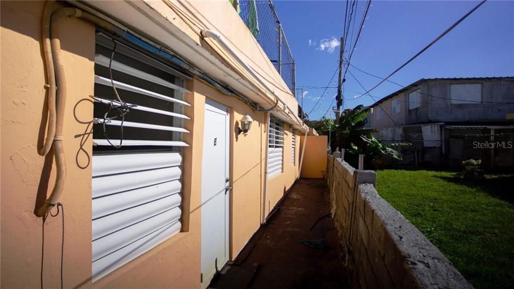 Vendido Recientemente: $225,000 (8 camas, 5 baños, 3056 Pies cuadrados)