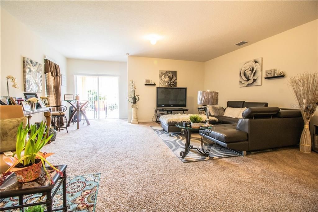 Recently Sold: $209,750 (3 beds, 2 baths, 1700 Square Feet)
