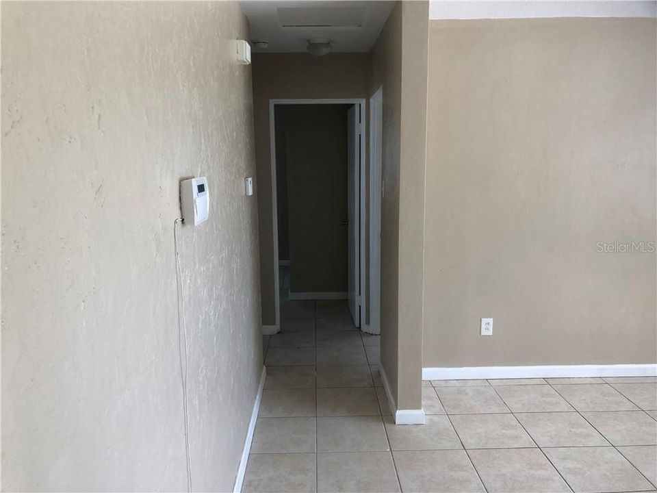 Recently Sold: $180,000 (3 beds, 1 baths, 951 Square Feet)
