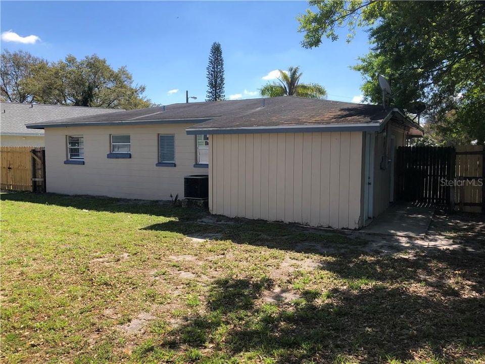 Recently Sold: $180,000 (3 beds, 1 baths, 951 Square Feet)