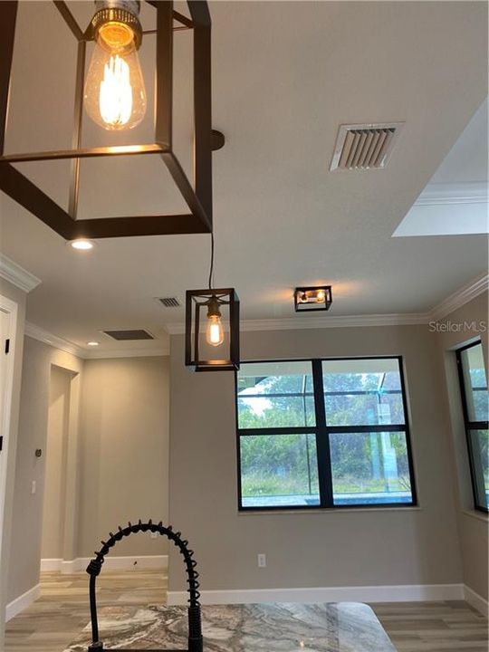 Light fixtures and recessed lighting included