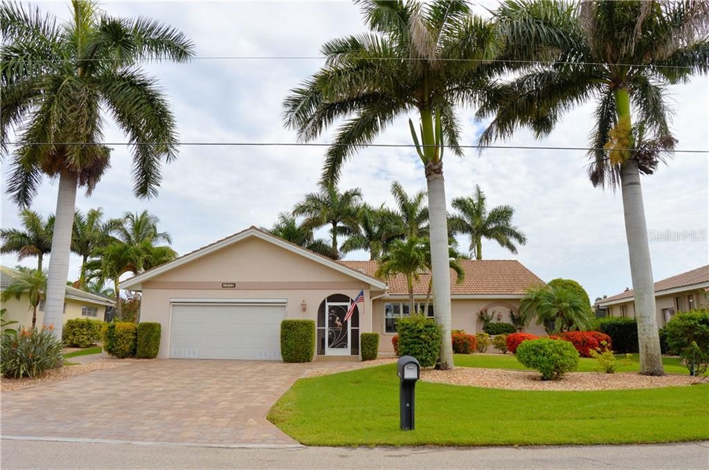 Recently Sold: $695,000 (3 beds, 2 baths, 2106 Square Feet)