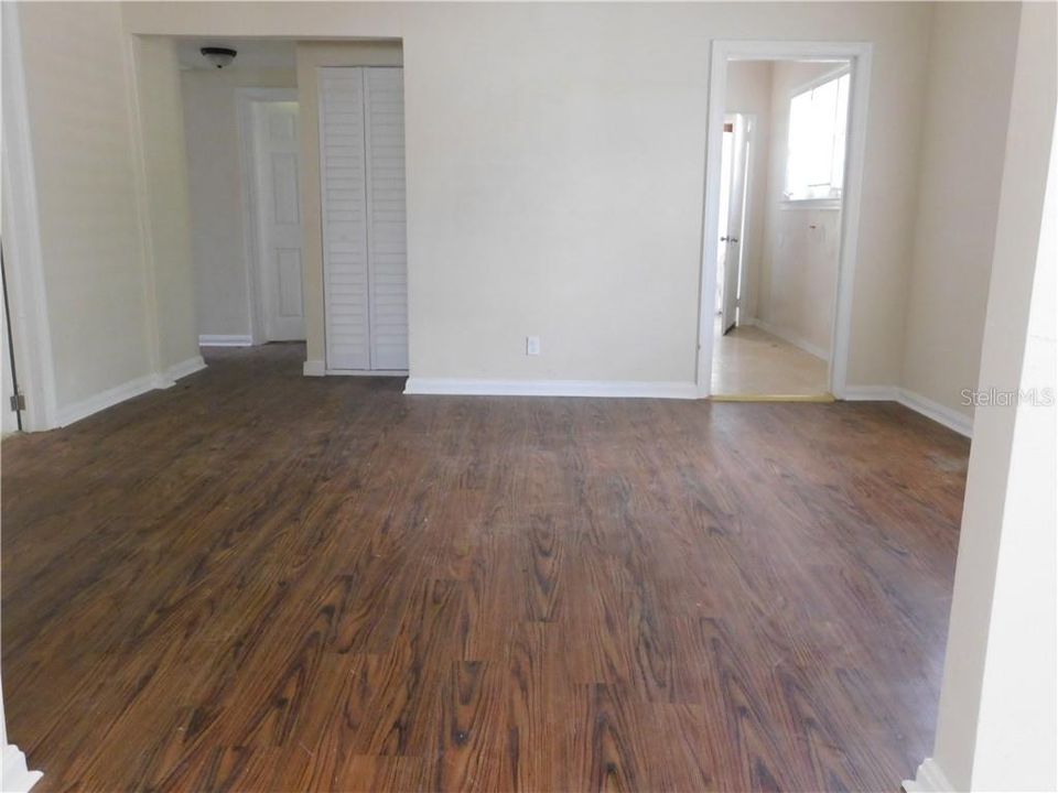 Recently Rented: $1,150 (3 beds, 2 baths, 1530 Square Feet)