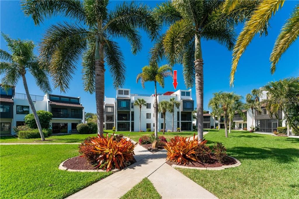 Recently Sold: $650,000 (3 beds, 3 baths, 1521 Square Feet)