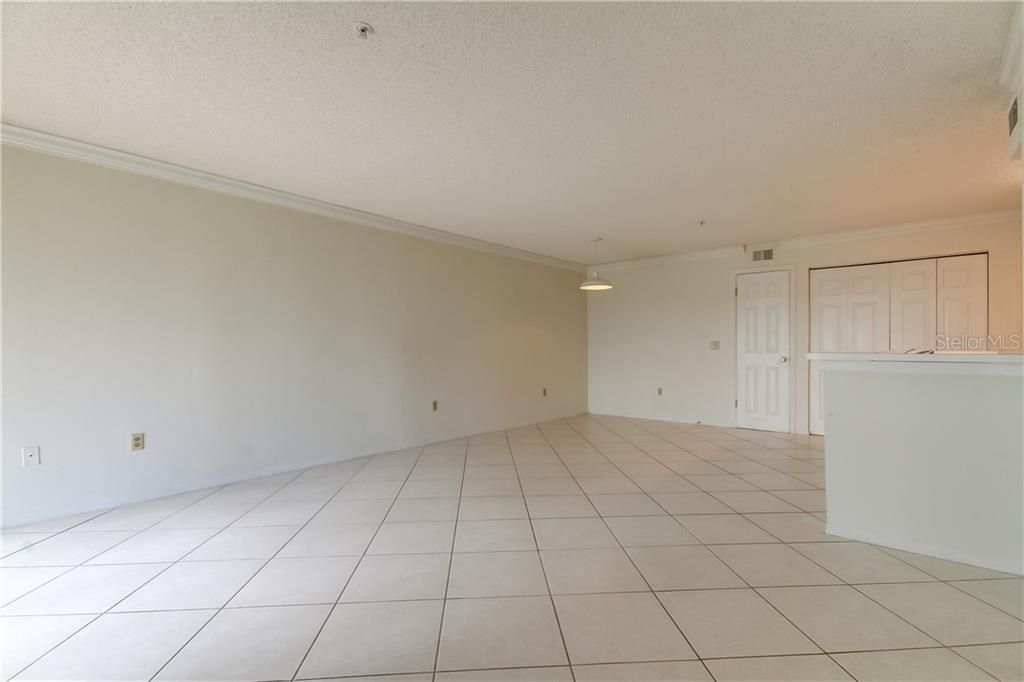 Recently Sold: $165,000 (2 beds, 1 baths, 943 Square Feet)