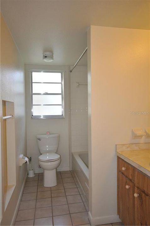 最近租的: $1,200 (2 贝兹, 2 浴室, 1327 平方英尺)