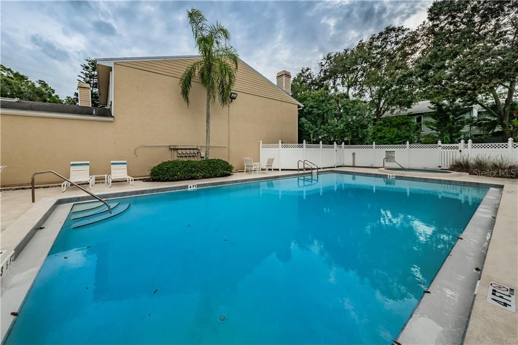 Recently Sold: $216,000 (2 beds, 2 baths, 1403 Square Feet)