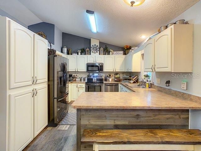 Recently Sold: $215,000 (3 beds, 2 baths, 1488 Square Feet)
