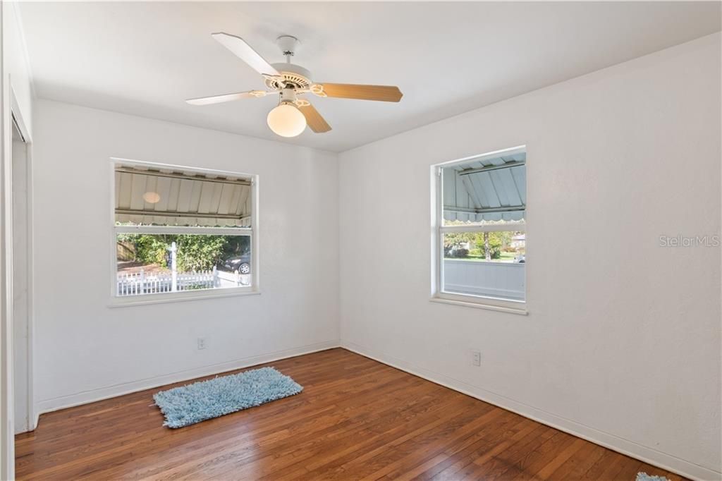 Recently Sold: $260,000 (2 beds, 1 baths, 833 Square Feet)