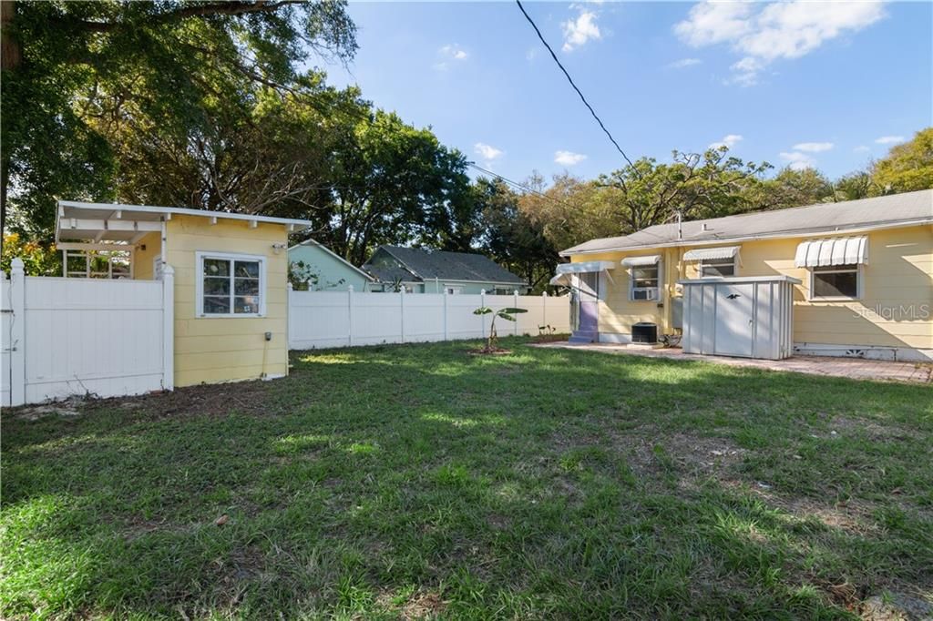 Recently Sold: $260,000 (2 beds, 1 baths, 833 Square Feet)