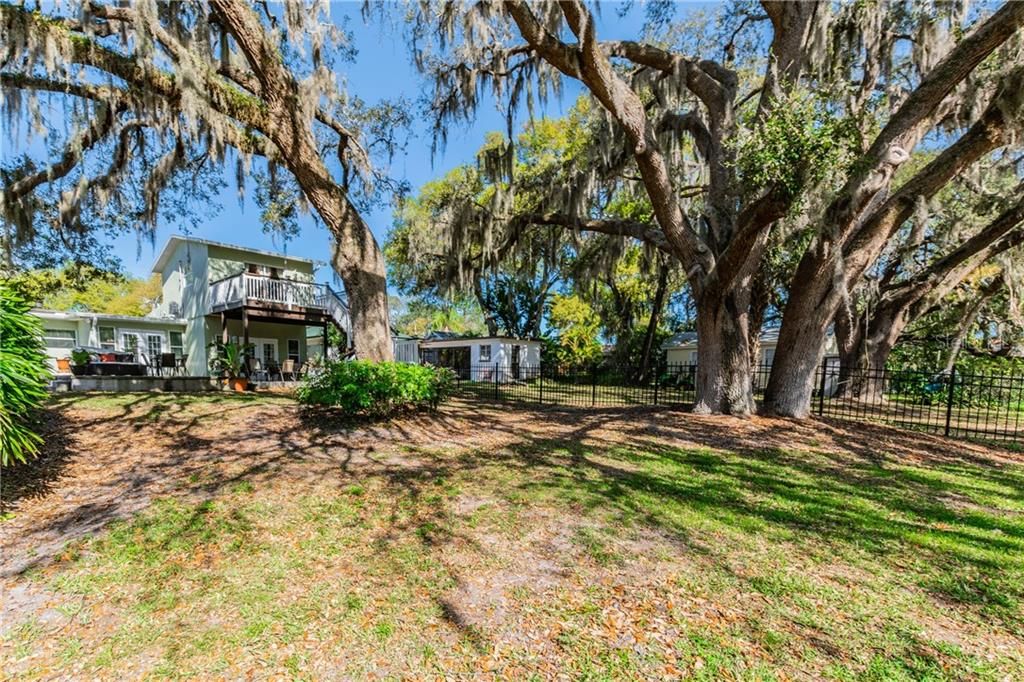 Recently Sold: $449,000 (3 beds, 3 baths, 1914 Square Feet)