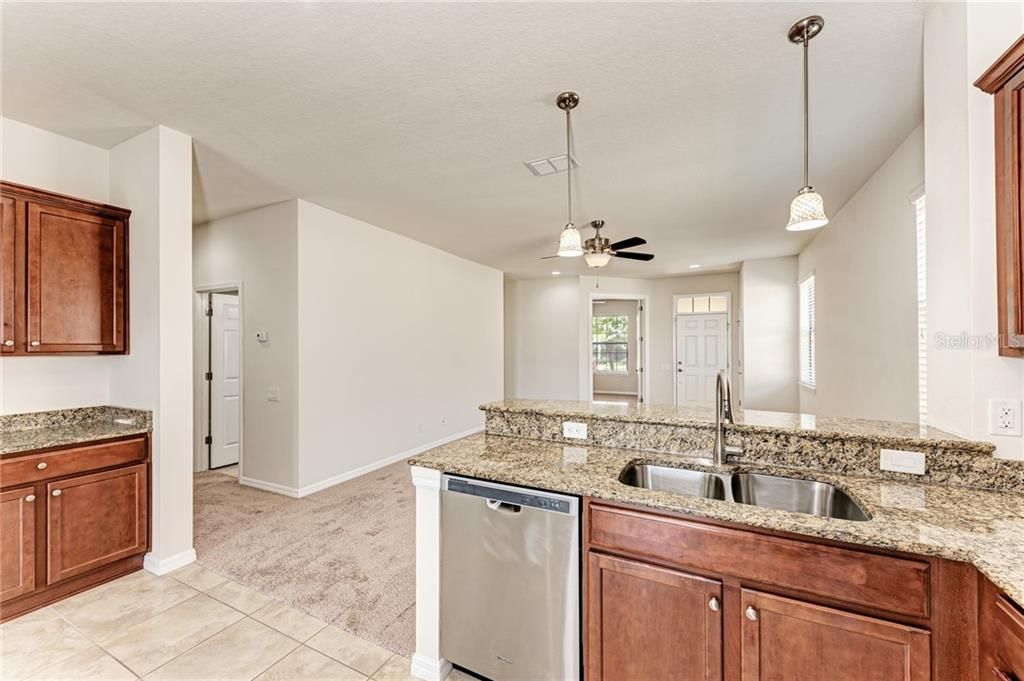 Recently Sold: $293,500 (3 beds, 2 baths, 1660 Square Feet)
