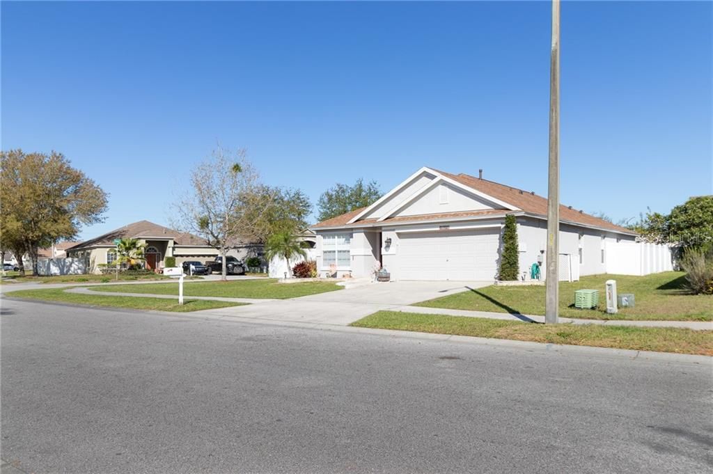 Recently Sold: $285,000 (3 beds, 2 baths, 1847 Square Feet)