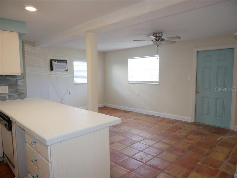 Recently Rented: $1,100 (1 beds, 1 baths, 495 Square Feet)