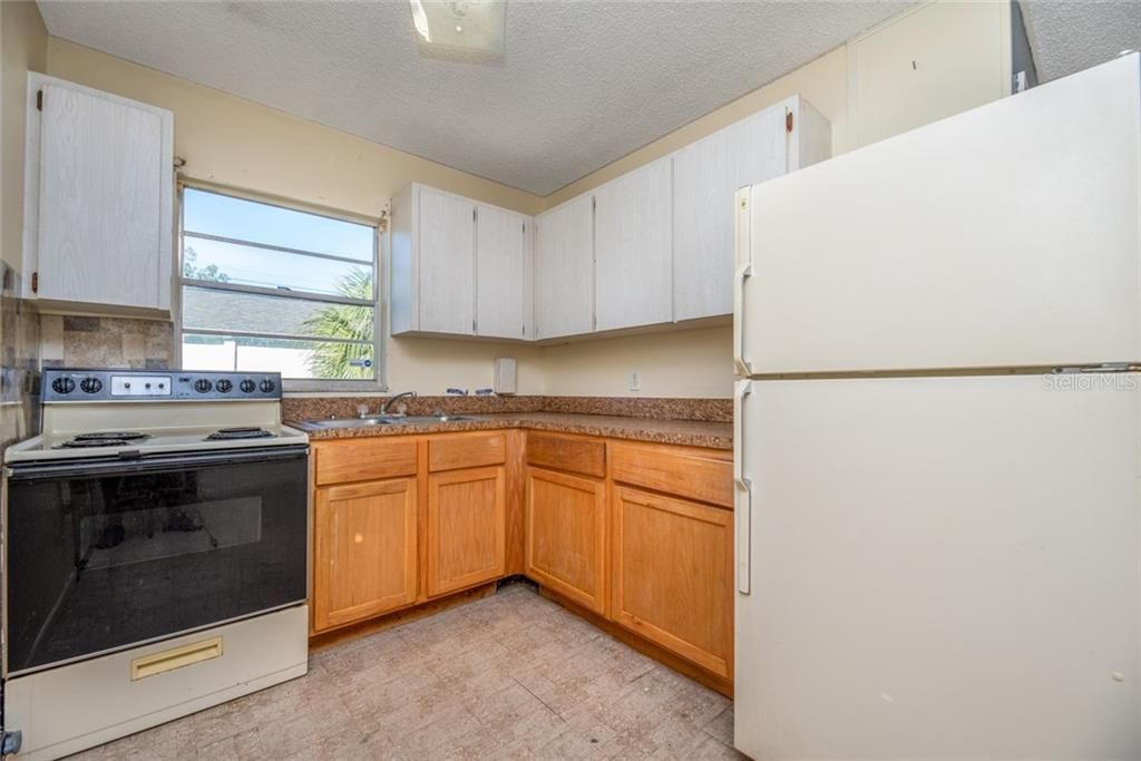 Recently Sold: $89,000 (3 beds, 1 baths, 704 Square Feet)