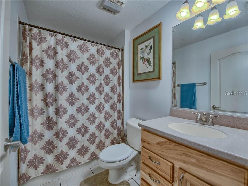 最近售出: $415,000 (3 贝兹, 2 浴室, 2244 平方英尺)