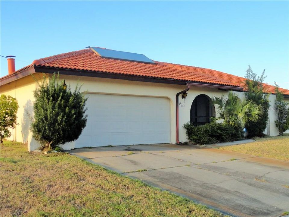 Recently Sold: $230,000 (3 beds, 2 baths, 2037 Square Feet)