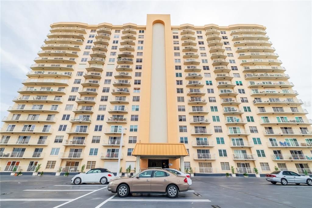 Recently Sold: $239,000 (1 beds, 1 baths, 745 Square Feet)