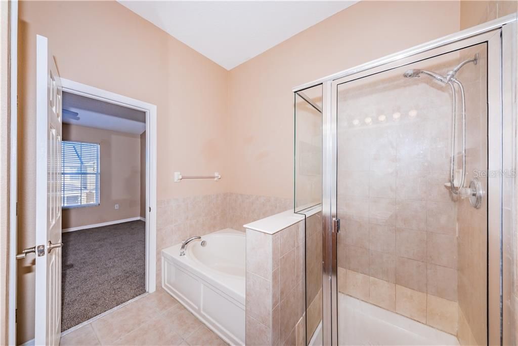 最近售出: $245,000 (3 贝兹, 2 浴室, 1420 平方英尺)