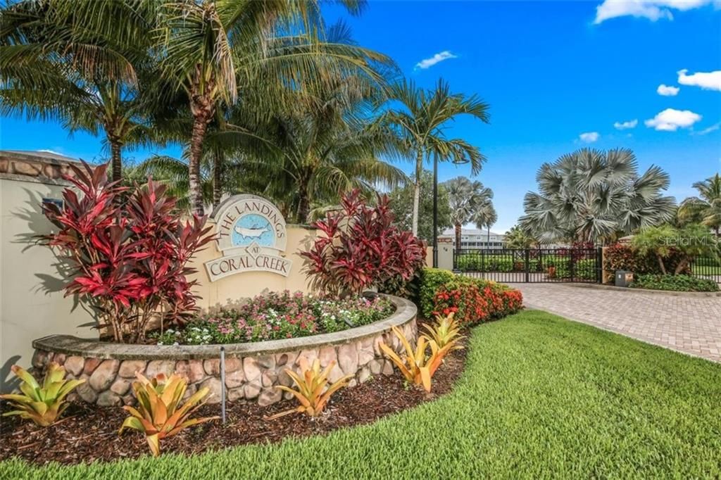 Recently Sold: $425,000 (3 beds, 3 baths, 2394 Square Feet)