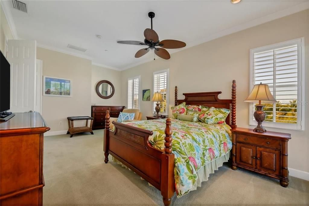 Master bedroom, tall ceilings, so much natural light