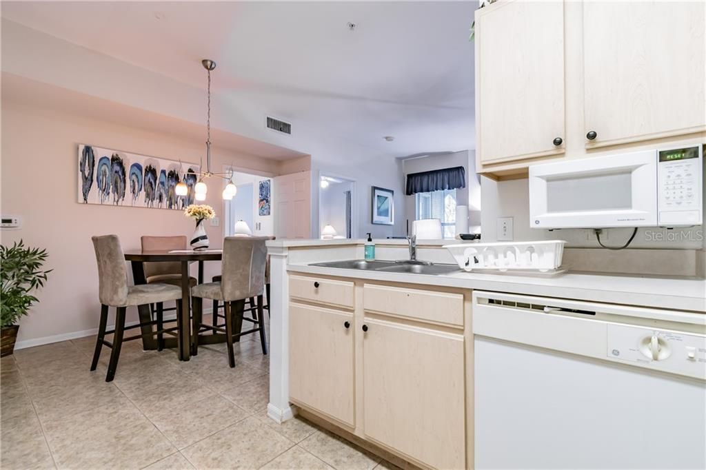 Recently Sold: $142,000 (1 beds, 1 baths, 730 Square Feet)