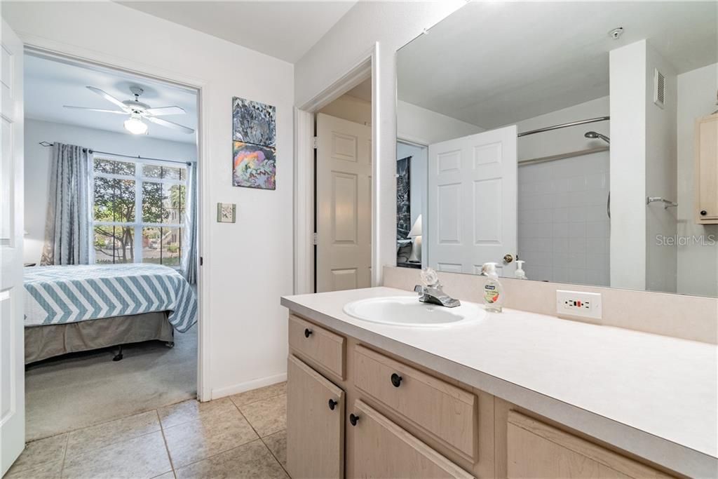 Recently Sold: $142,000 (1 beds, 1 baths, 730 Square Feet)