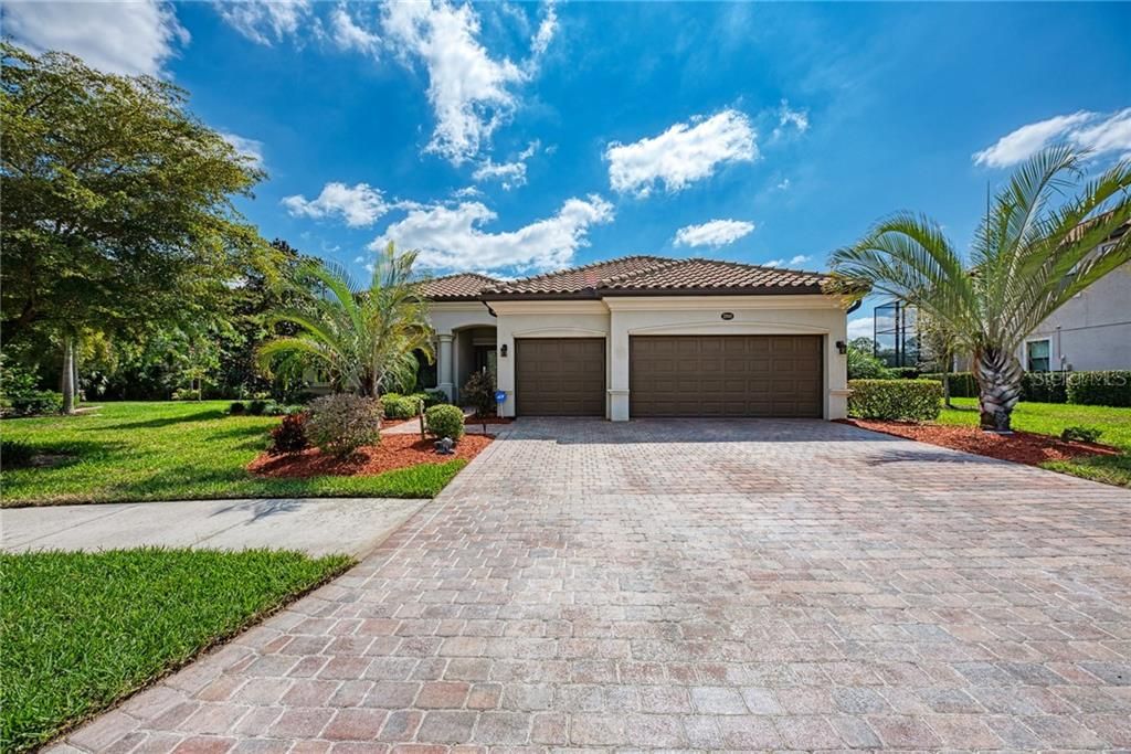 Welcome to 20940 Loggia Court in Gran Paradiso