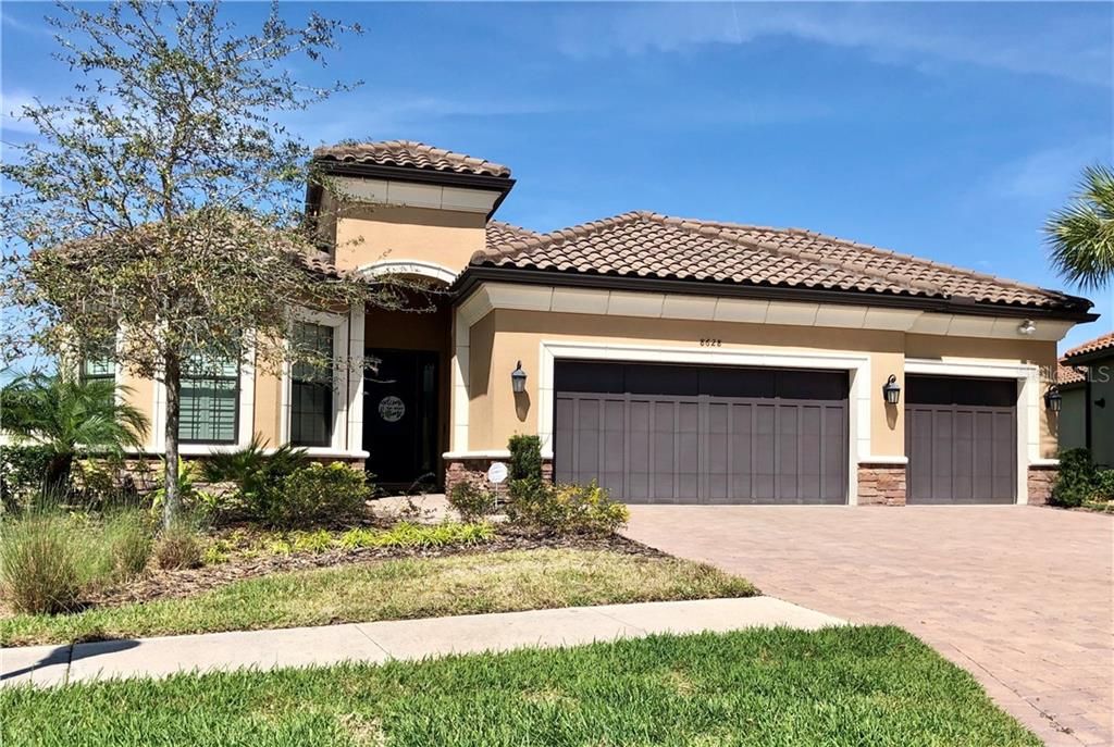 Recently Sold: $599,850 (3 beds, 3 baths, 2311 Square Feet)