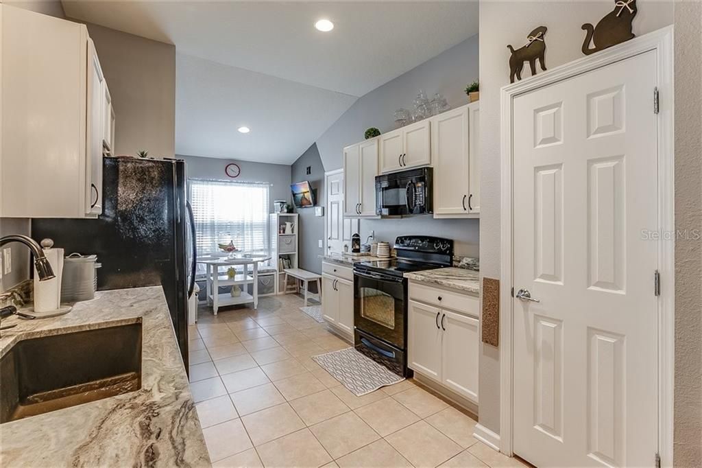 Recently Sold: $305,000 (4 beds, 2 baths, 1604 Square Feet)