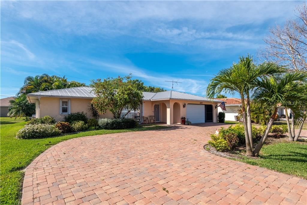 Recently Sold: $280,000 (3 beds, 2 baths, 2138 Square Feet)