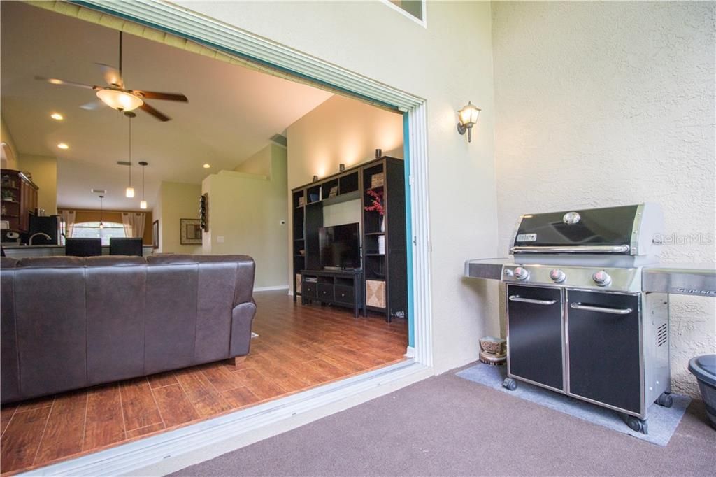 Recently Sold: $389,900 (3 beds, 2 baths, 2581 Square Feet)