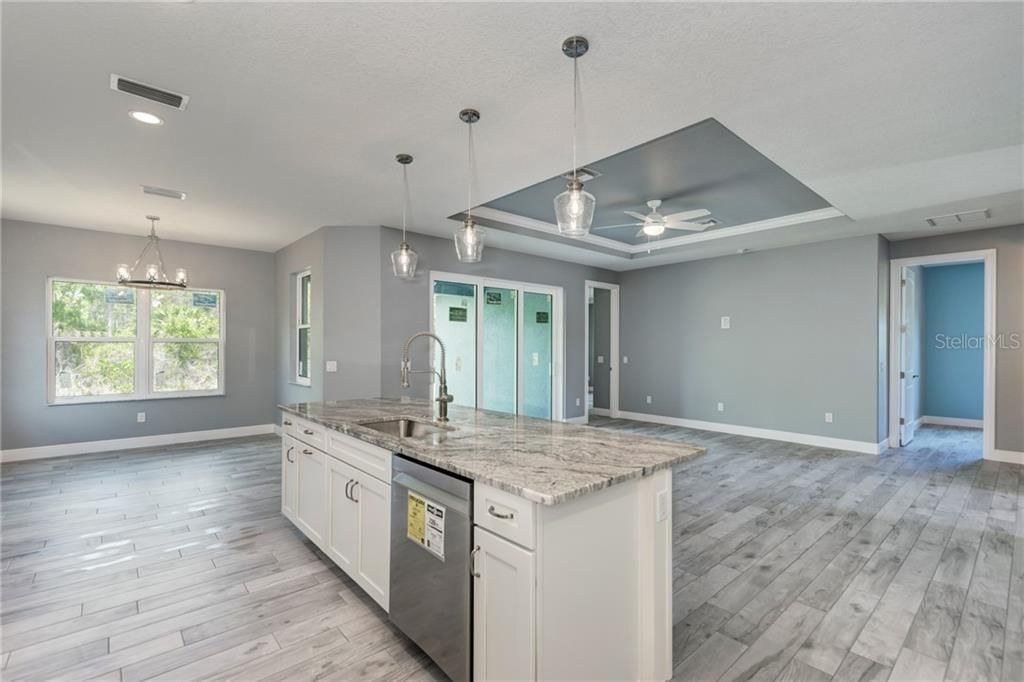 Recently Sold: $309,900 (3 beds, 2 baths, 1639 Square Feet)