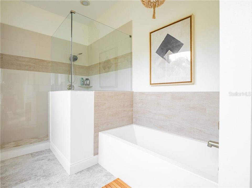最近售出: $949,000 (3 贝兹, 2 浴室, 1638 平方英尺)