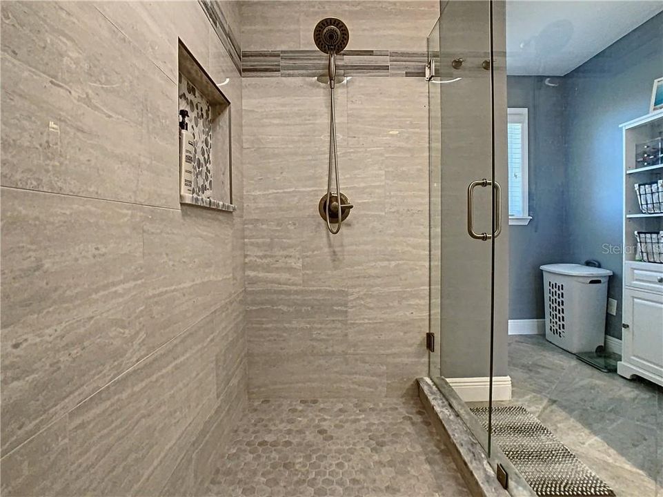最近售出: $375,000 (4 贝兹, 2 浴室, 2310 平方英尺)