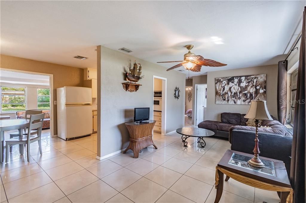Recently Sold: $199,000 (2 beds, 2 baths, 819 Square Feet)