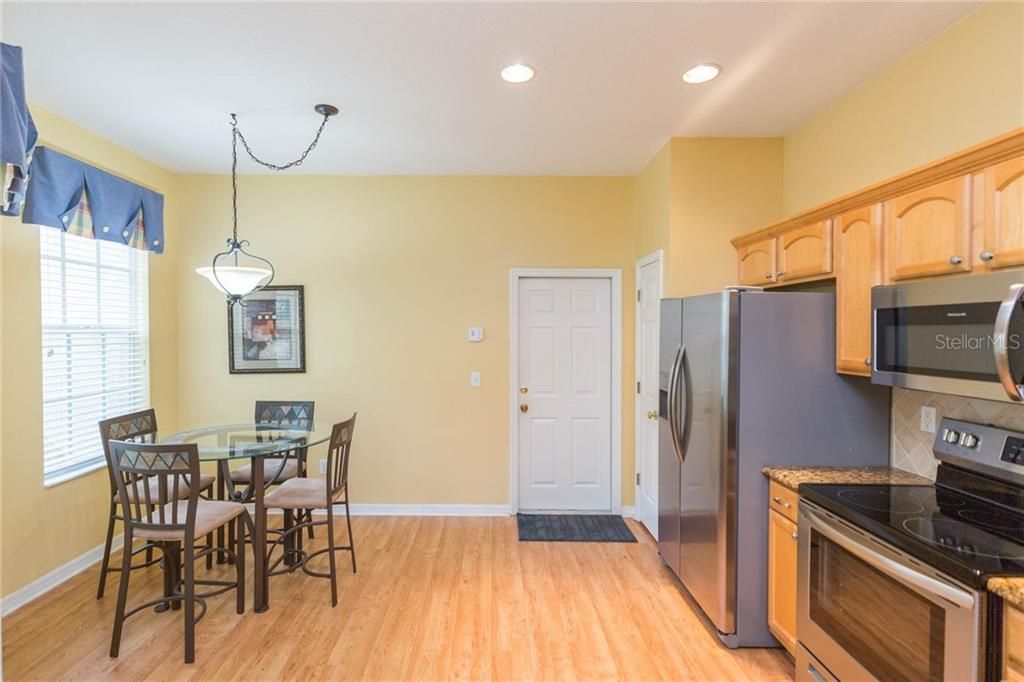 Recently Sold: $208,000 (3 beds, 2 baths, 1657 Square Feet)