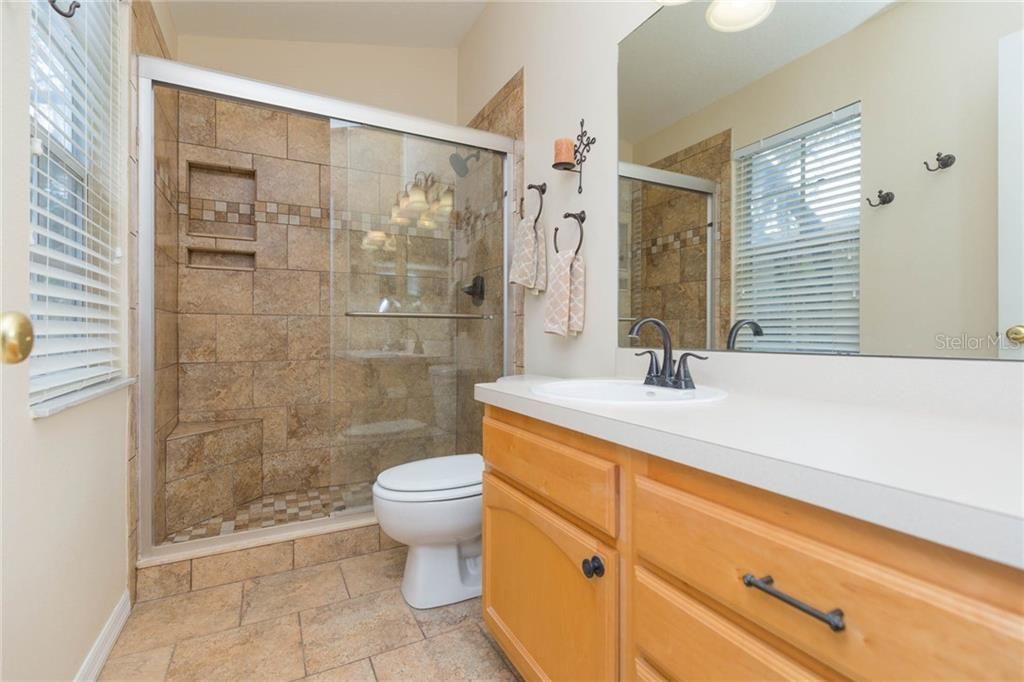 最近售出: $208,000 (3 贝兹, 2 浴室, 1657 平方英尺)