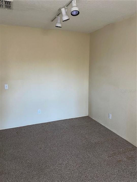 Recently Sold: $99,900 (1 beds, 1 baths, 810 Square Feet)