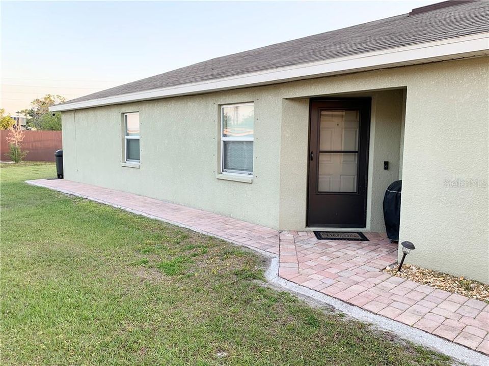 Recently Sold: $265,000 (3 beds, 2 baths, 1274 Square Feet)