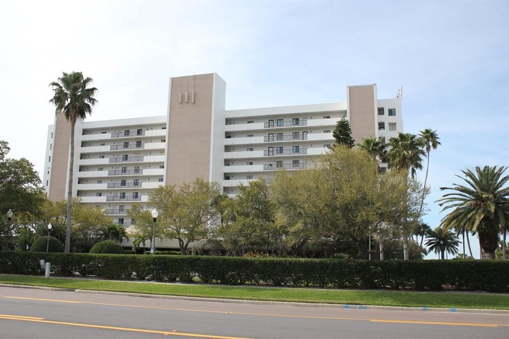 Recently Sold: $600,000 (2 beds, 2 baths, 1336 Square Feet)