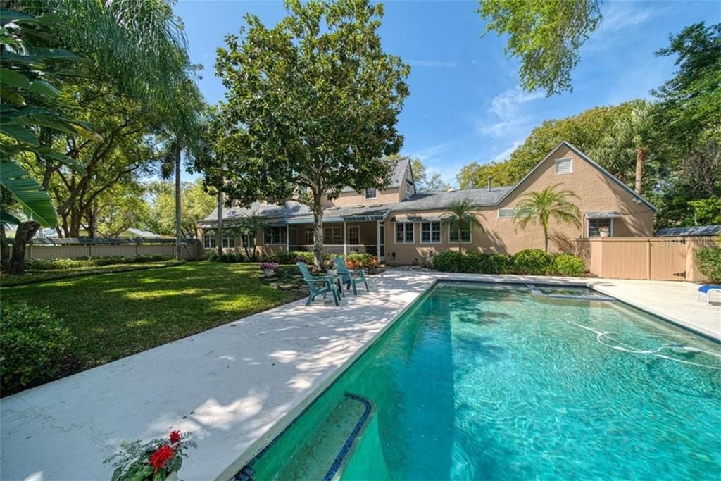Recently Sold: $995,000 (4 beds, 3 baths, 3605 Square Feet)