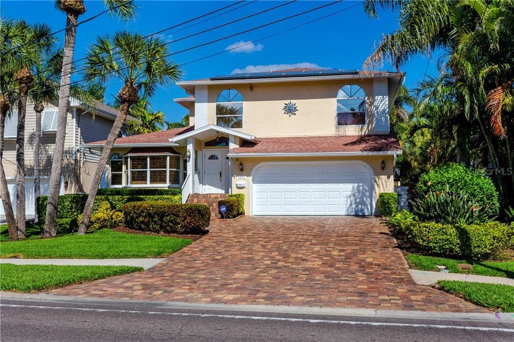 Recently Sold: $1,199,000 (4 beds, 3 baths, 3190 Square Feet)