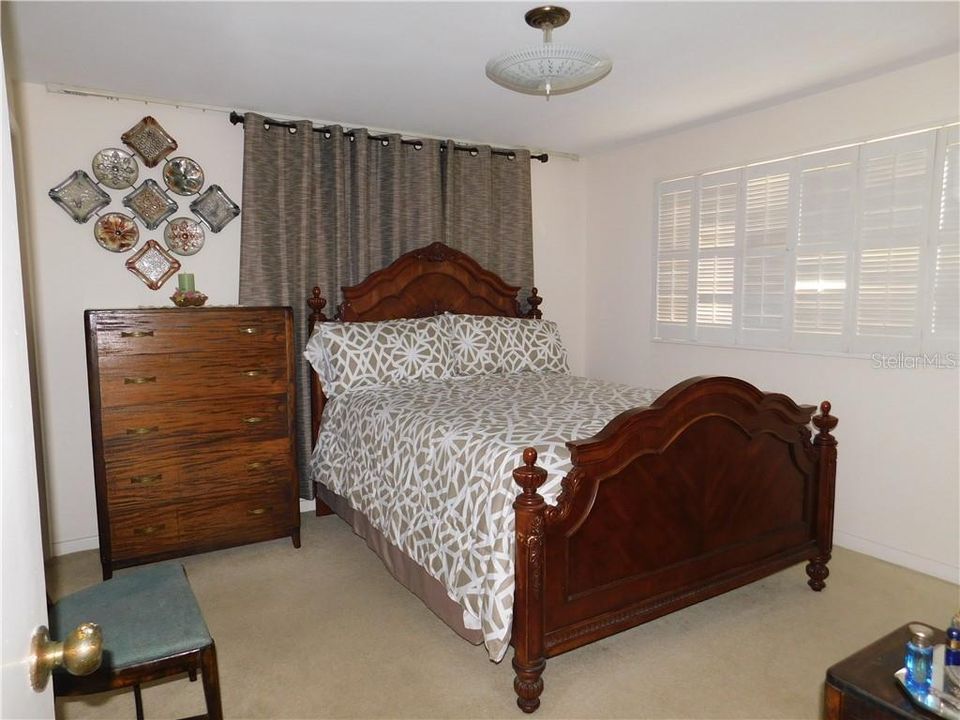 Vendido Recientemente: $275,000 (3 camas, 2 baños, 1894 Pies cuadrados)