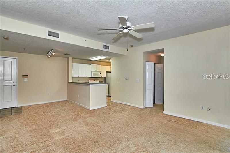 Recently Rented: $1,450 (2 beds, 2 baths, 990 Square Feet)