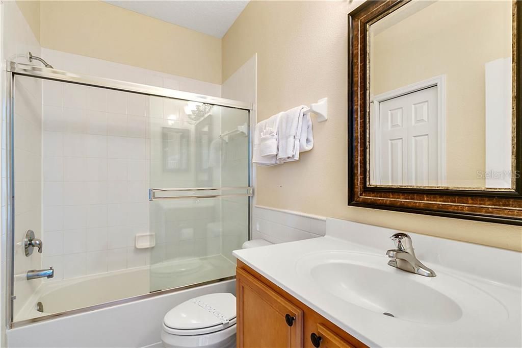 最近售出: $425,000 (5 贝兹, 3 浴室, 2477 平方英尺)