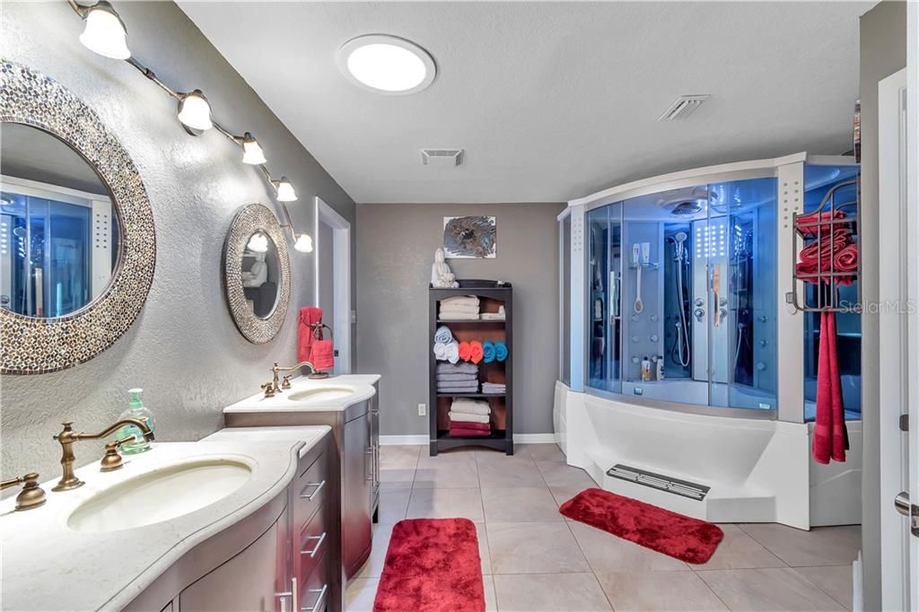 最近售出: $875,000 (3 贝兹, 4 浴室, 3499 平方英尺)
