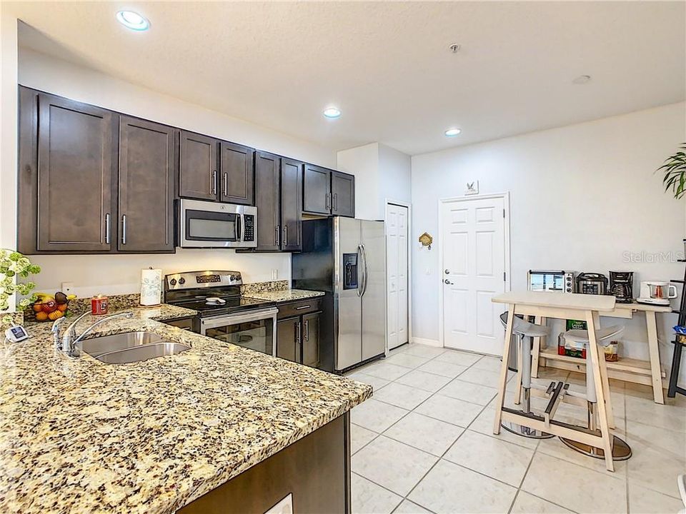 Recently Sold: $230,000 (3 beds, 2 baths, 1674 Square Feet)