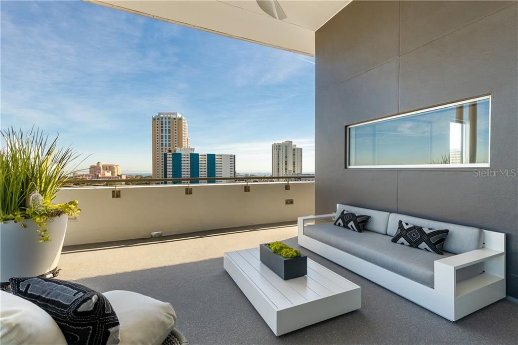 Recently Sold: $1,500,000 (3 beds, 2 baths, 2495 Square Feet)
