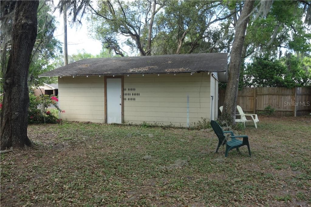 Recently Sold: $99,900 (2 beds, 1 baths, 992 Square Feet)